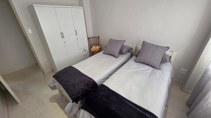 5 Bedroom Property for Sale in Glentana Western Cape